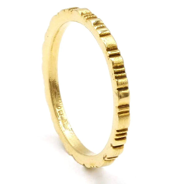 side view of gold band